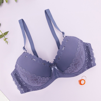 Violetais polsterēts krūšturis ar mežģīnēm - Apakšveļa