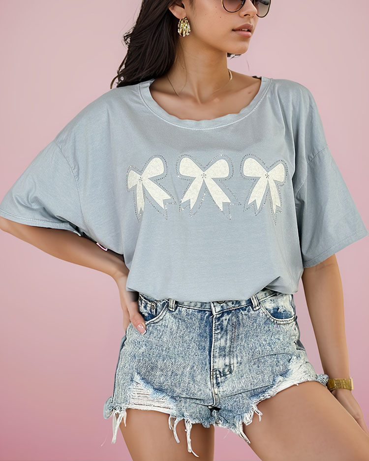 Royalfashion Women's t-shirt with bow patch