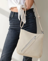 Light beige || beige