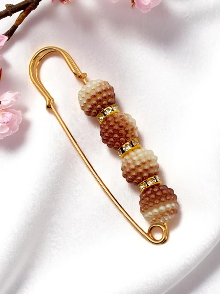 Decorative women’s brooch with pearls Four Pearls