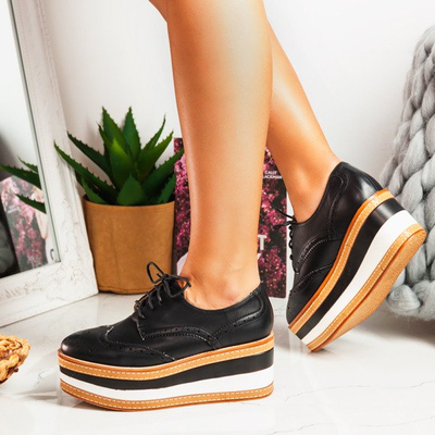 Czarne oxfordy na wysokiej platformie Waleriana - Obuwie