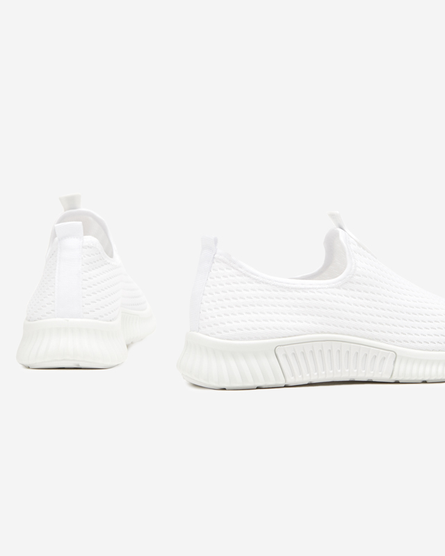 Белые женские кроссовки Banila