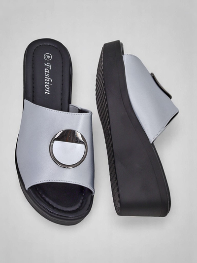 Royalfashion Sieviešu sandales uz platformas Elira