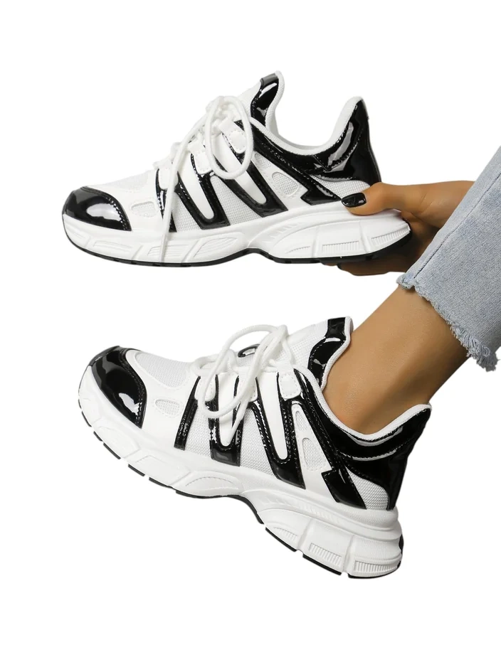 Royalfashion Women's sporty sneakers on a thicker sole Loness