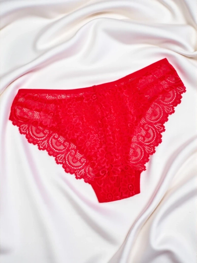 Women's briefs with lace and straps
