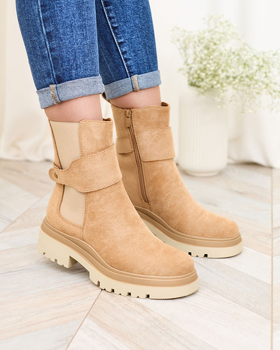 Royalfashion Gaiši brūni sieviešu zābaki ar dekoratīvu siksniņu Doasa