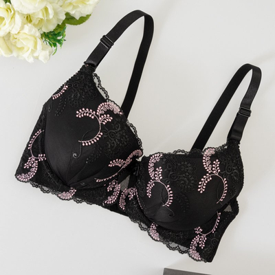 Black padded bra with lace - Underwear