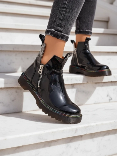 Melni lakoti sieviešu zābaki ar Odeta rāvējslēdzēju - Apavi