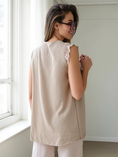 Женская безрукавка Royalfashion с кружевом