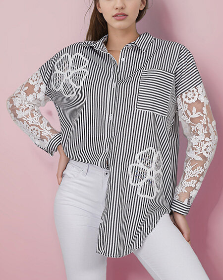 Royalfashion Sieviešu svītrains krekls ar mežģīnēm