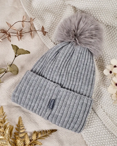 Royalfashion Sieviešu apsiltināta cepure ar pomponu