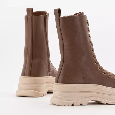 OUTLET Light brown women's high boots with flat heel Magara - Footwear