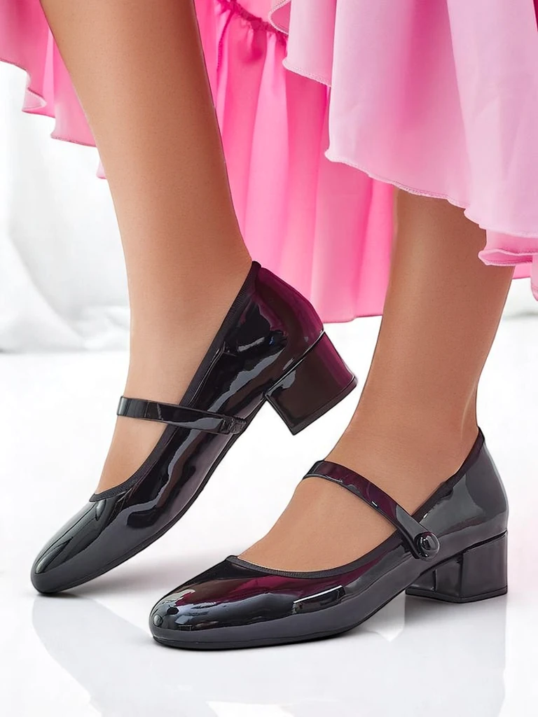 Royalfashion Lavish ladies' low-heeled court shoes Omagga