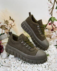 dark green