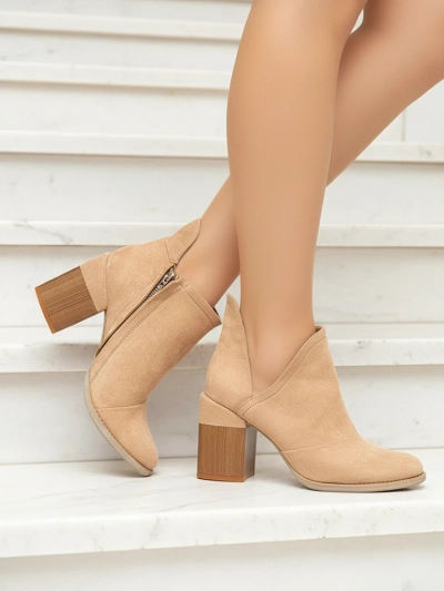 Light brown women's boots with cutouts Plinara - Footwear