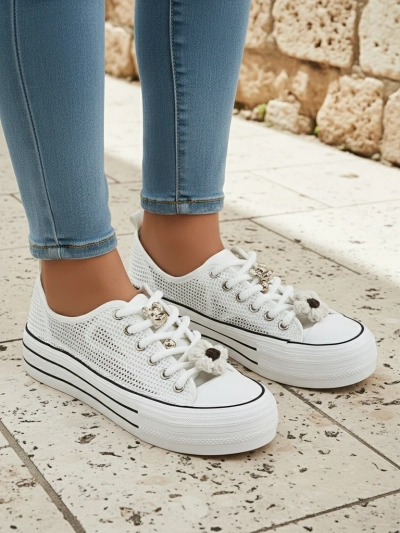 Royalfashion Sieviešu perforētās tenisa kurpes ar rotājumiem Osdo