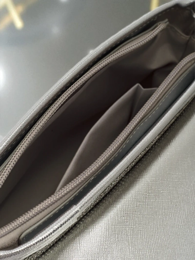 Kopertowa torebka damska z cyrkoniami Zyora