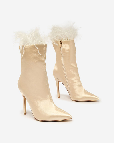 Royalfashion Bēšas krāsas sieviešu zābaki ar spalvu Wenelika