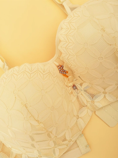 Royalfashion sieviešu polsterēts krūšturis ar mežģīnēm