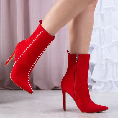 Red boots on a higher heel with Sinini pearls - Footwear