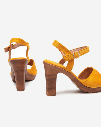 Mustard women's sandals on the post Karislo - Footwear