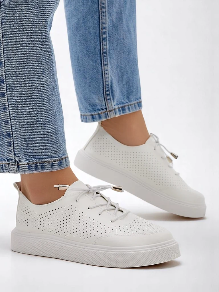 Royalfashion Women's perforated laced sports shoes Vaned