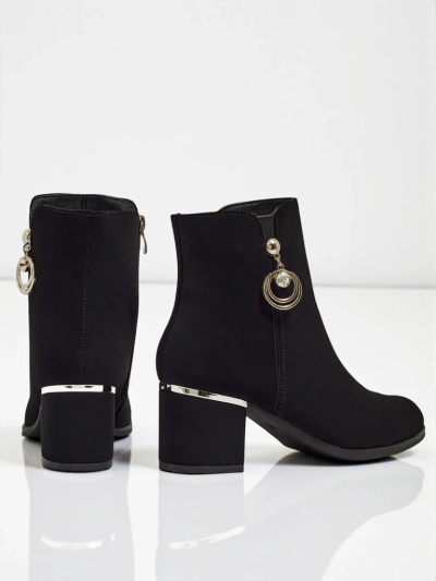 Botky dams'ki eko shkiryani na stupku Norevaya