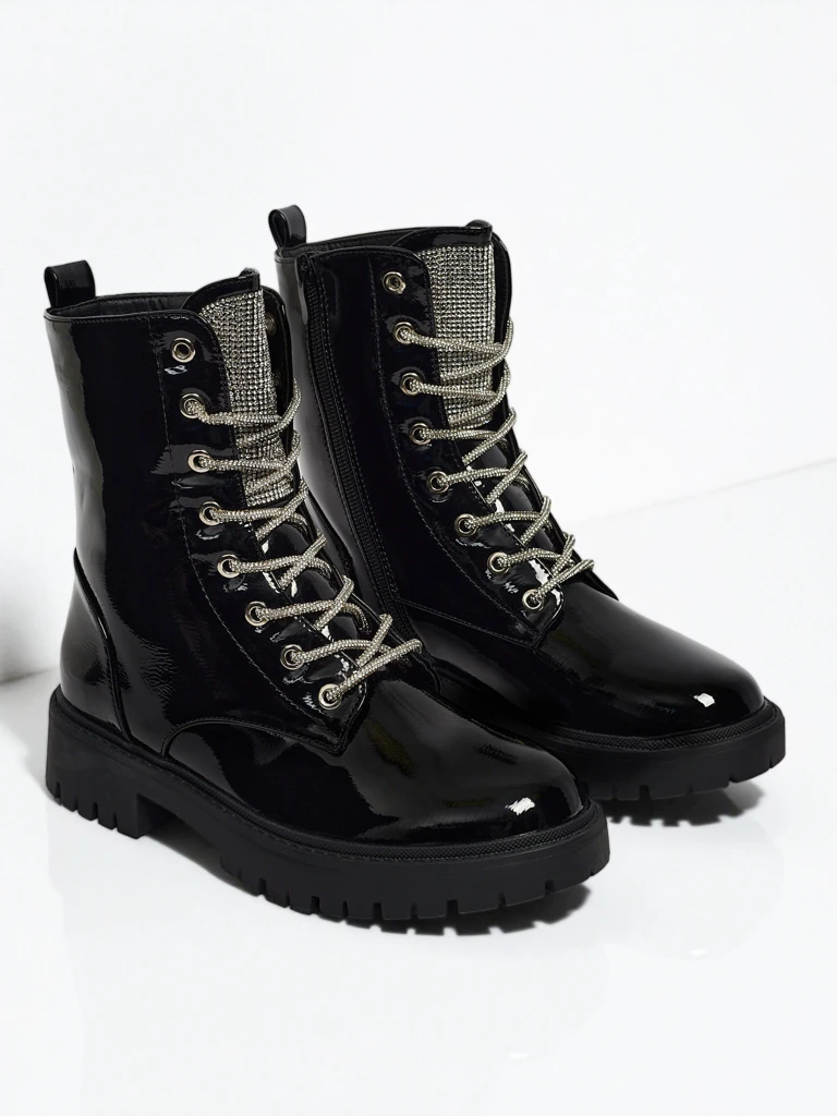 Лакированные женские ботинки на шнуровке Fjorra