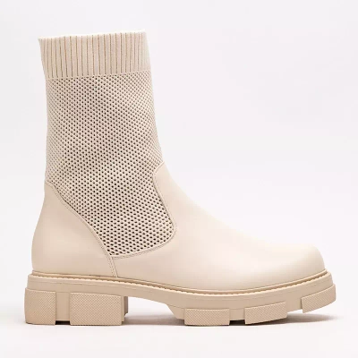 OUTLET Bēši ažūra sieviešu zābaki ar plakaniem papēžiem Roibu - Apavi