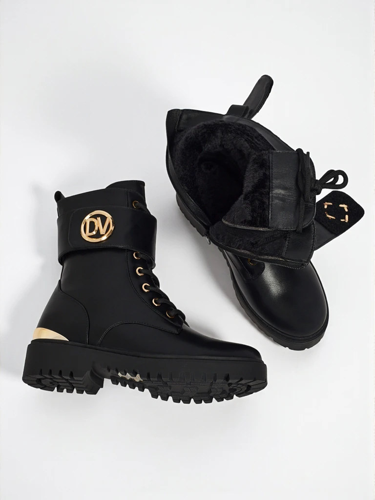 Naiste kaunistustega töösaapad Lorice