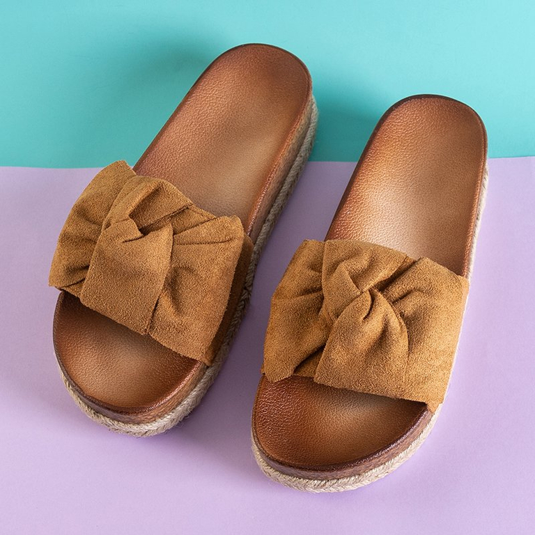 Women's slippers with a camel Jenis bow - Footwear