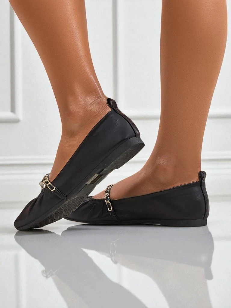 Женские балетки Ariadna Nero – черные, плоские, экологическая кожа, золотое украшение