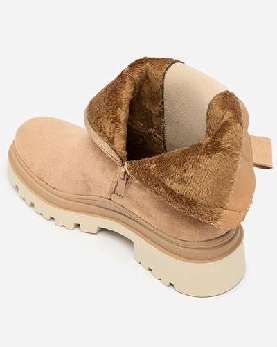 Royalfashion Gaiši brūni sieviešu zābaki ar dekoratīvu siksniņu Doasa