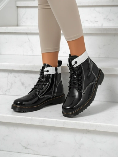 Perseida Nero women's ankle boots made of ecological patent leather, laced