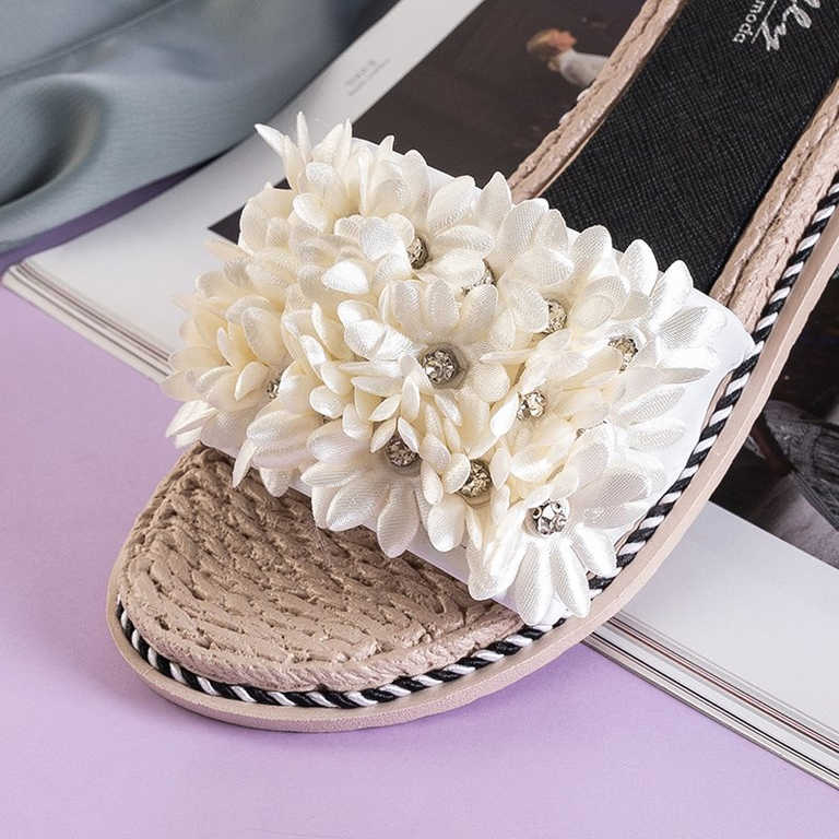 Women's white slippers with flowers Seiov - Footwear