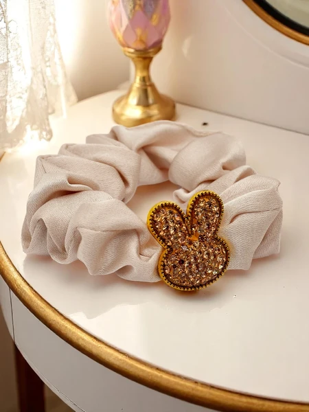 Royalfashion Matu gumija ar dekoratīvu zaķīti Satin Bunny
