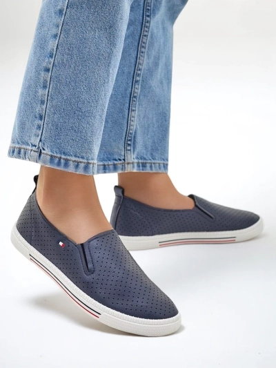 Royalfashion Dāmu perforētās slip-on kurpes Vielles