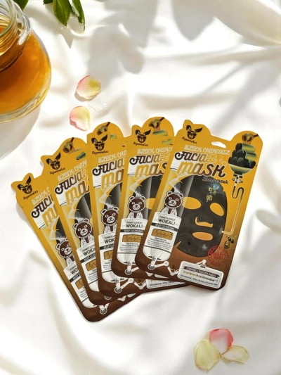 Honey face mask - moisturizes, illuminates, and tones