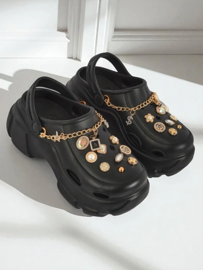 Aurelia Nero – stylish slides with embellishments and a chain, durable