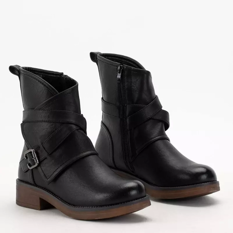 OUTLET Black women's boots with a buckle Ingyda - Footwear