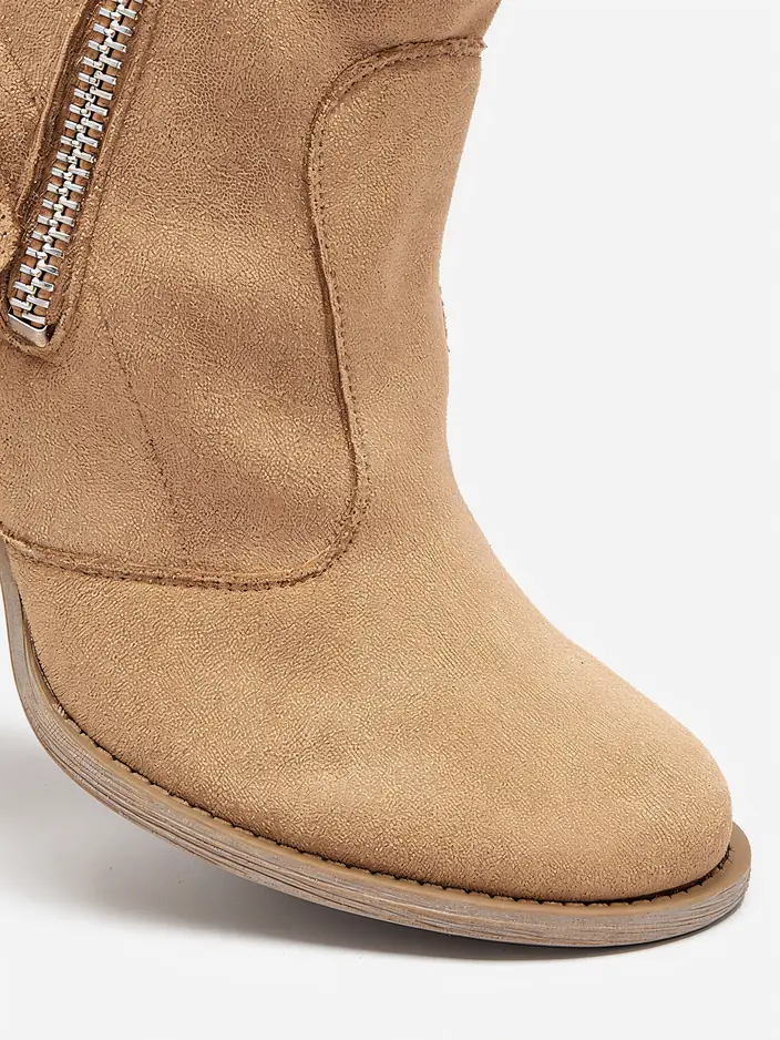 Light brown eco suede women's boots on the post Emrica - Footwear