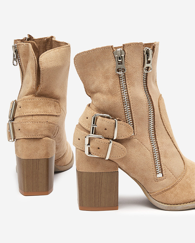 Gaiši brūni sieviešu zābaki uz stabiņa Ferrgo- Footwear