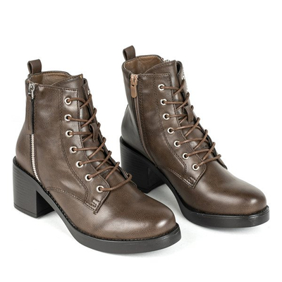 Brown ankle boots on a higher post Fanilla - Footwear