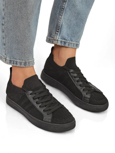 Женские кроссовки Livia Nero – черные тканевые и экокожаные кроссовки на плоской подошве