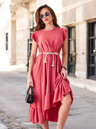 Royalfashion Sieviešu midi kleita ar volāniem un īsām piedurknēm