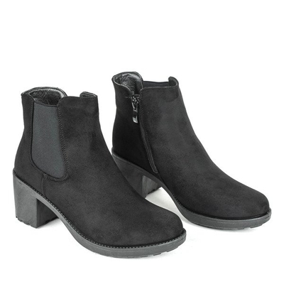 Black boots on a higher post Saviene - Footwear