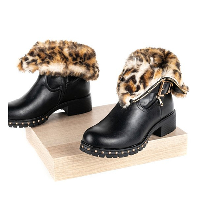 Rahel's black flat-heel boots - Footwear