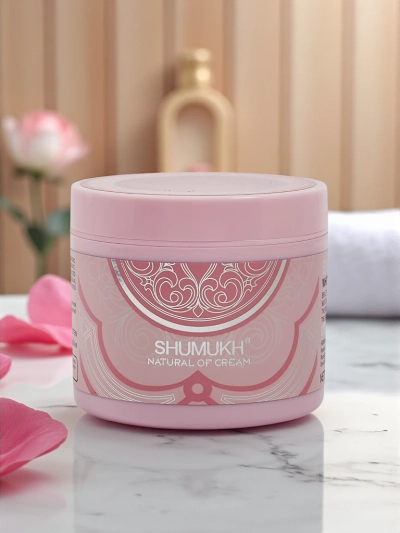 Light Pink Brightening and Moisturizing Face and Neck Cream
