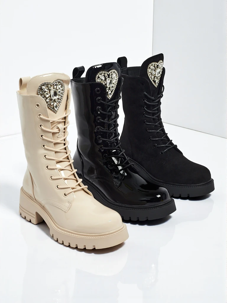 Lakierowane sznurowane botki damskie Emelune