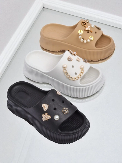 Royalfashion Женские резиновые шлепанцы с декорациями Slash Glam